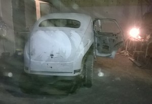 Пескоструйная очистка старого автомобиля