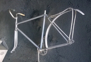 Чистка рамы велосипеда пескоструем